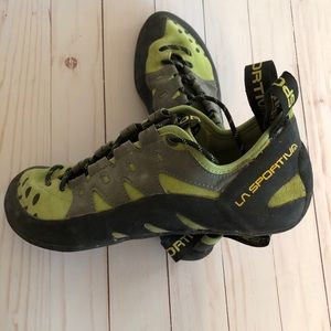 LA Sportiva Rock Climbing Shoes ~ Green & Black